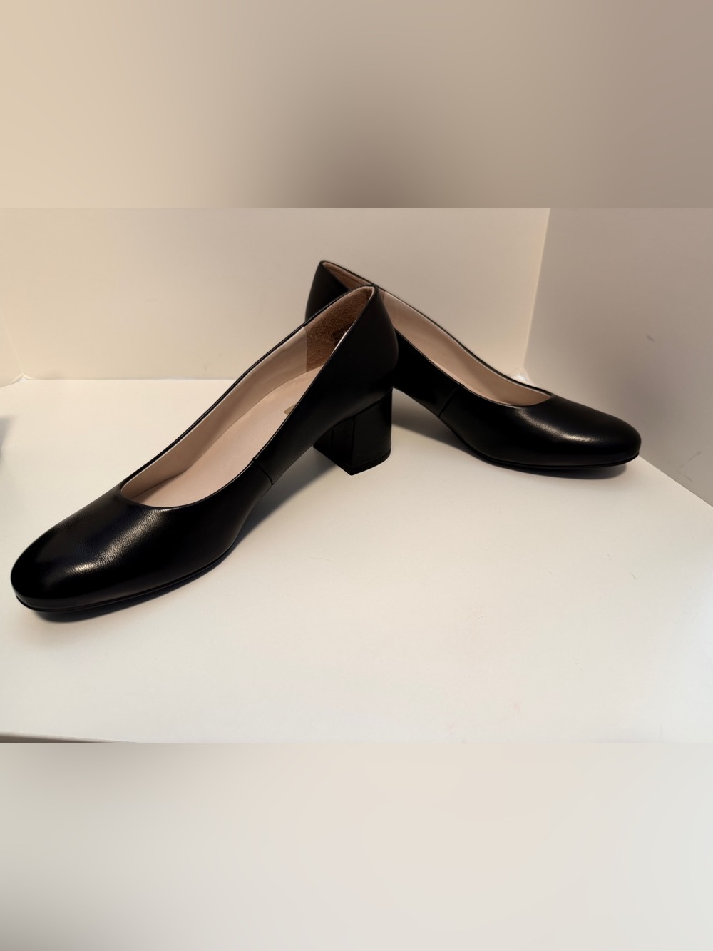 Paul Green Samona
Nappa Leather Black Pump 9.5 - Picture 5 of 12